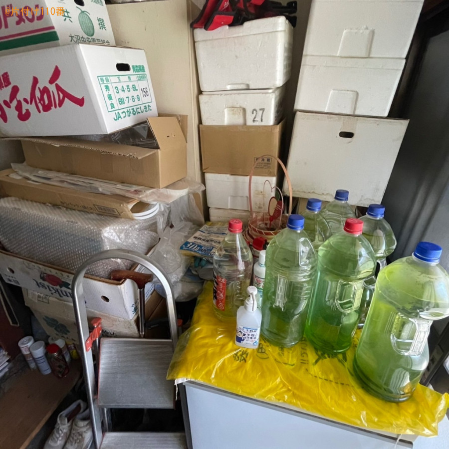 カラーボックス、本棚、扇風機、FAX、書類、布団、衣類等の回収