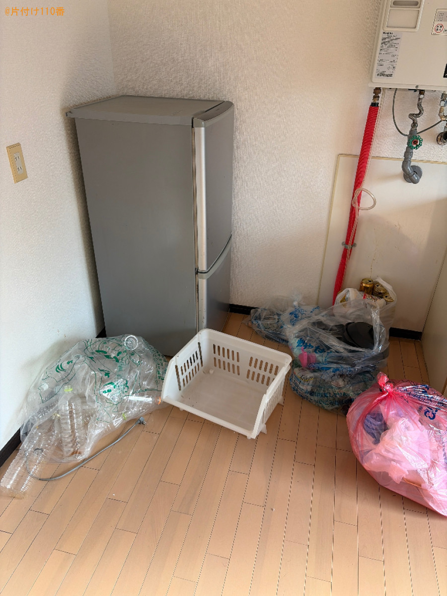 マットレス付きセミダブルベッド、洗濯機、テレビ、冷蔵庫等の回収