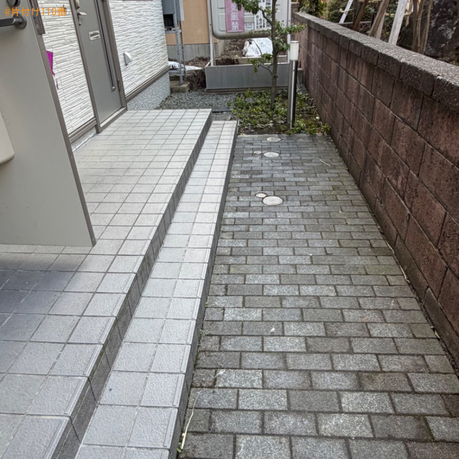 マットレス付きシングルベッド、学習机、キャットタワー等の回収